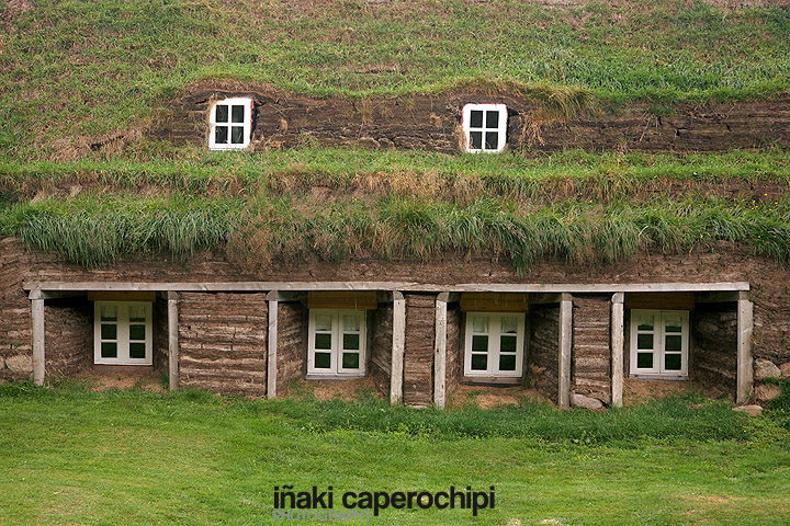 Casas de tejado de hierba de Laufas